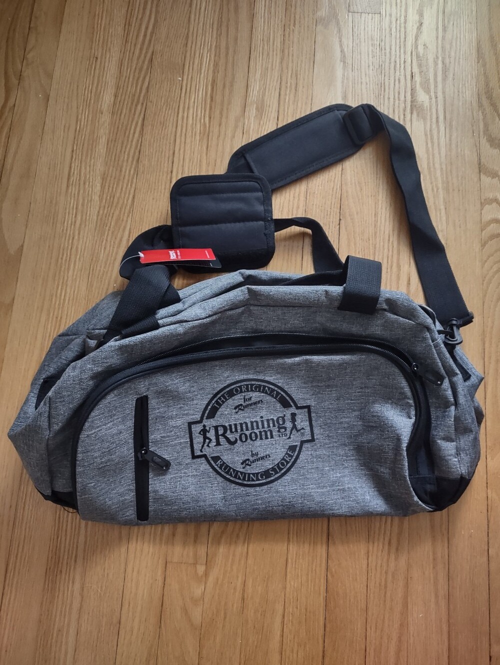 NWT Running Room Grey & Black Duffel Gym Bag with Shoulder Strap